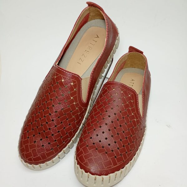 Slip On em Couro Vazado - Imagem 4