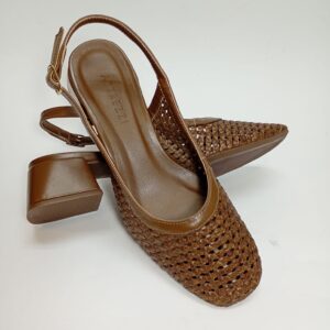 Sapato Slingback em Couro Trançado