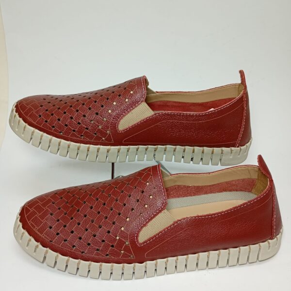 Slip On em Couro Vazado - Imagem 3