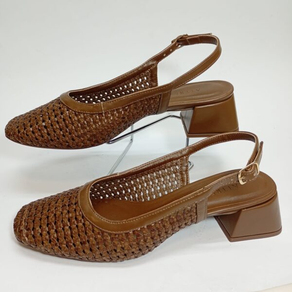 Sapato Slingback em Couro Trançado - Imagem 2