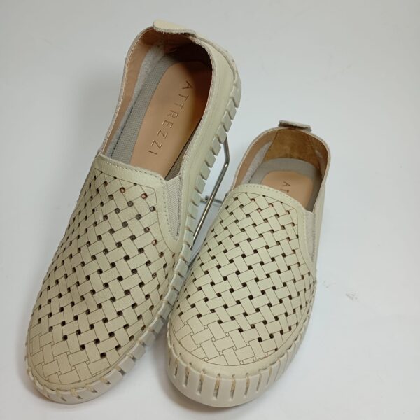 Slip On em Couro Vazado - Imagem 3