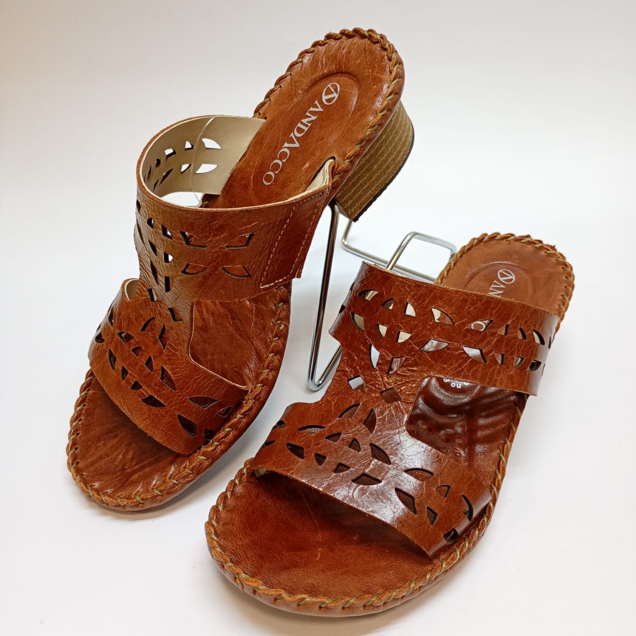 Andacco Tamanco Em Couro - Imagem 4