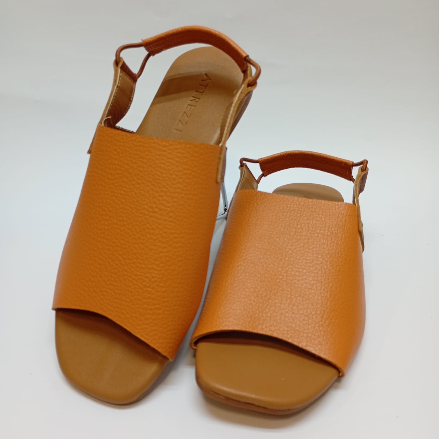 Sandália Rasteira Attrezzi em Couro - Imagem 2