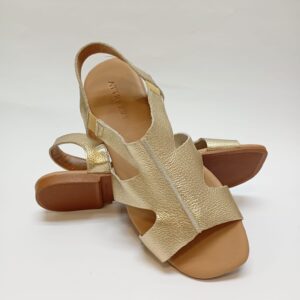 Sandália Rasteira Attrezzi em Couro