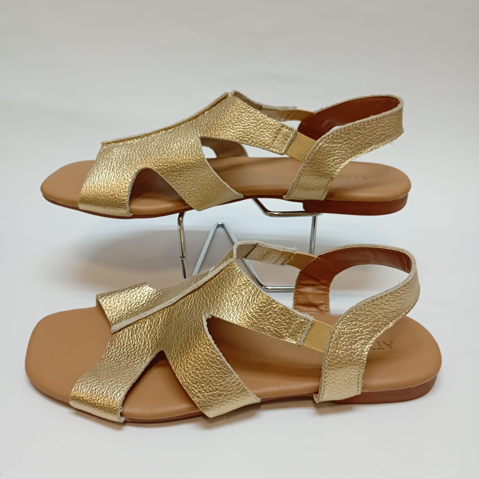 Sandália Rasteira Attrezzi em Couro - Imagem 2