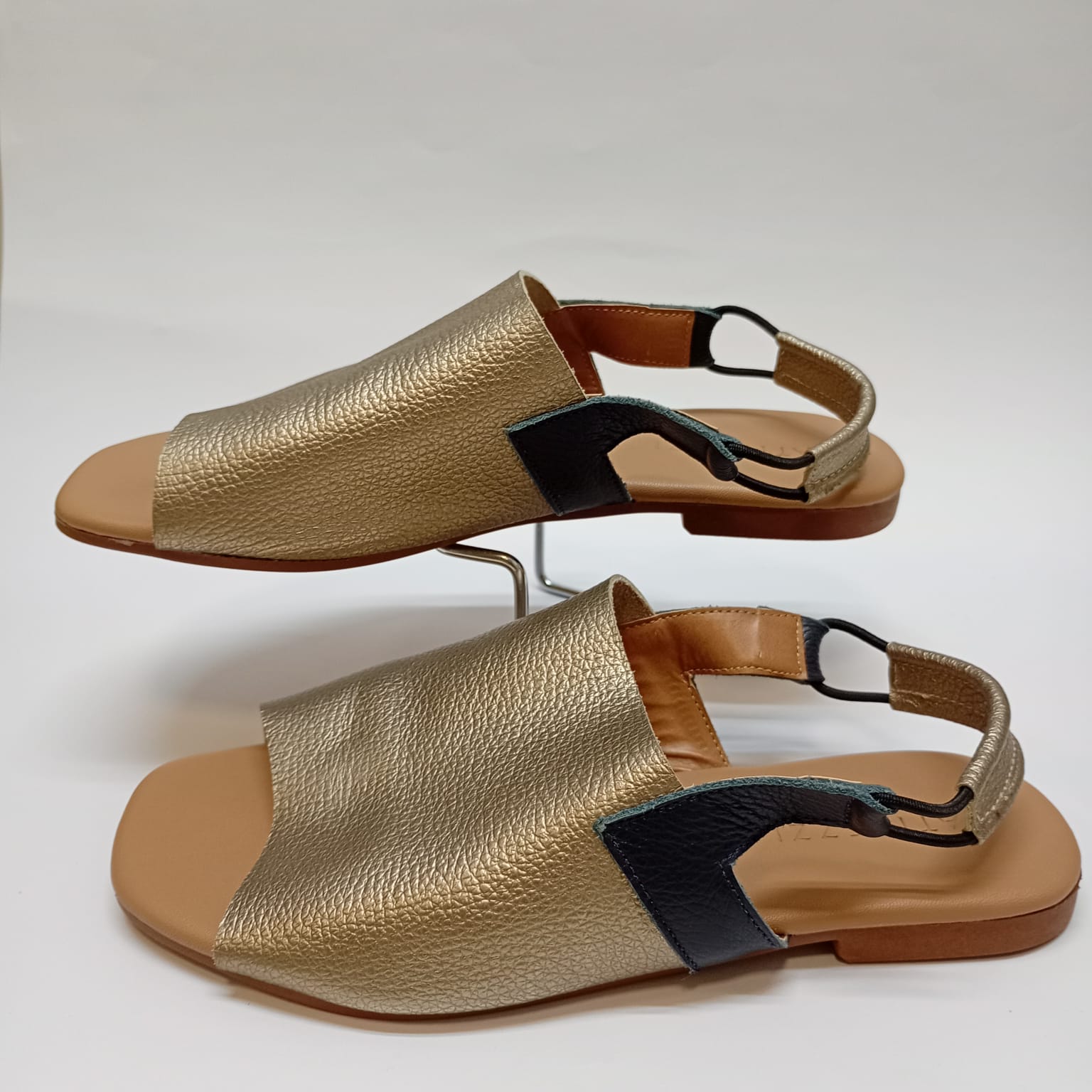 Sandália Rasteira Attrezzi em Couro - Imagem 3