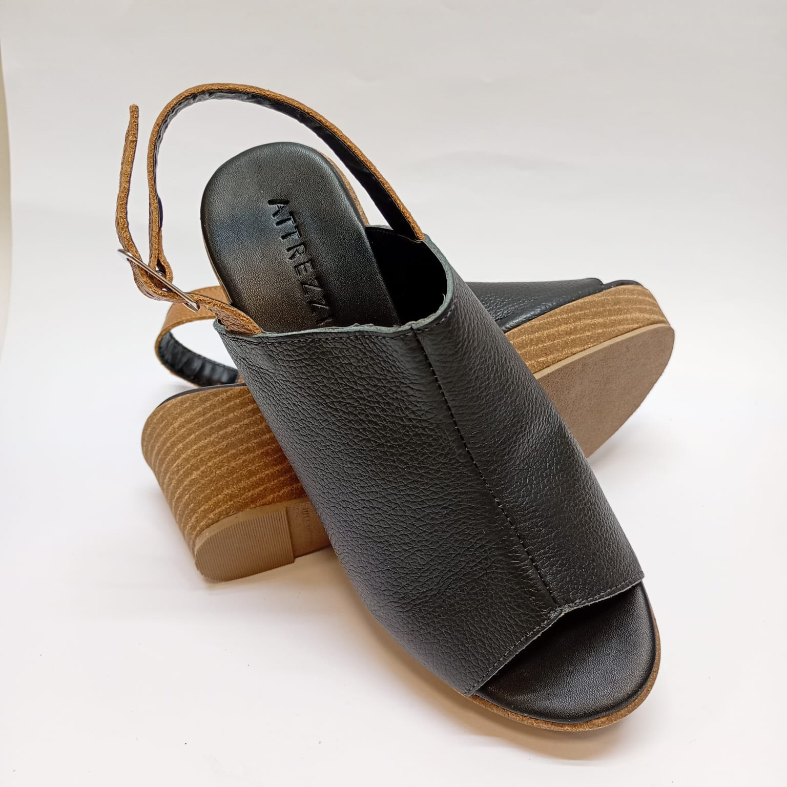 Sandália Anabela em Couro - Imagem 3