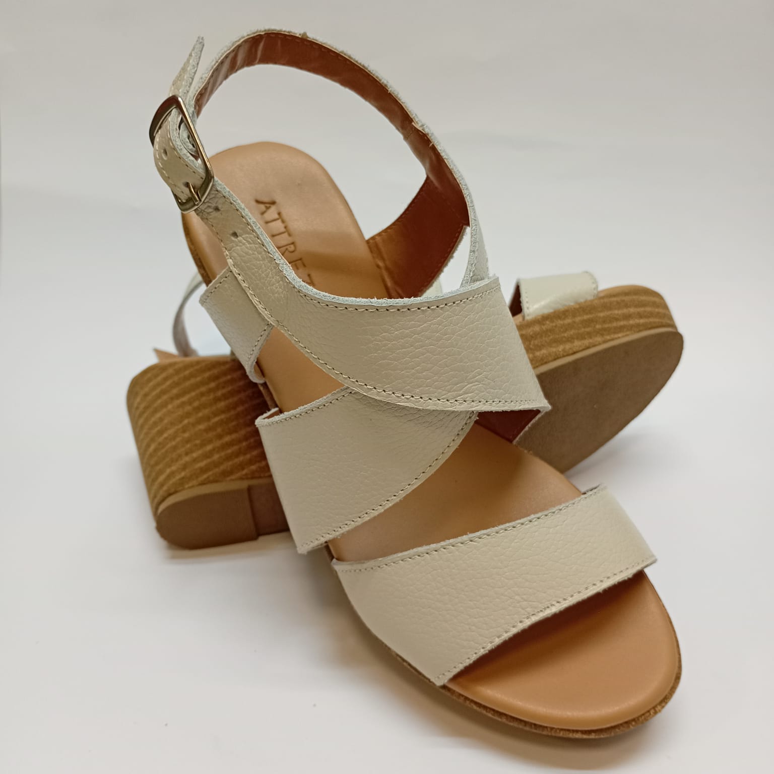 Sandália Anabela em Couro - Imagem 3