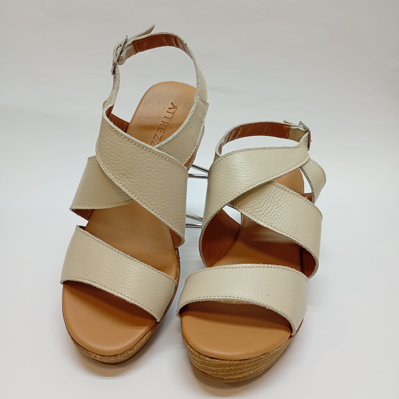 Sandália Anabela em Couro - Imagem 2