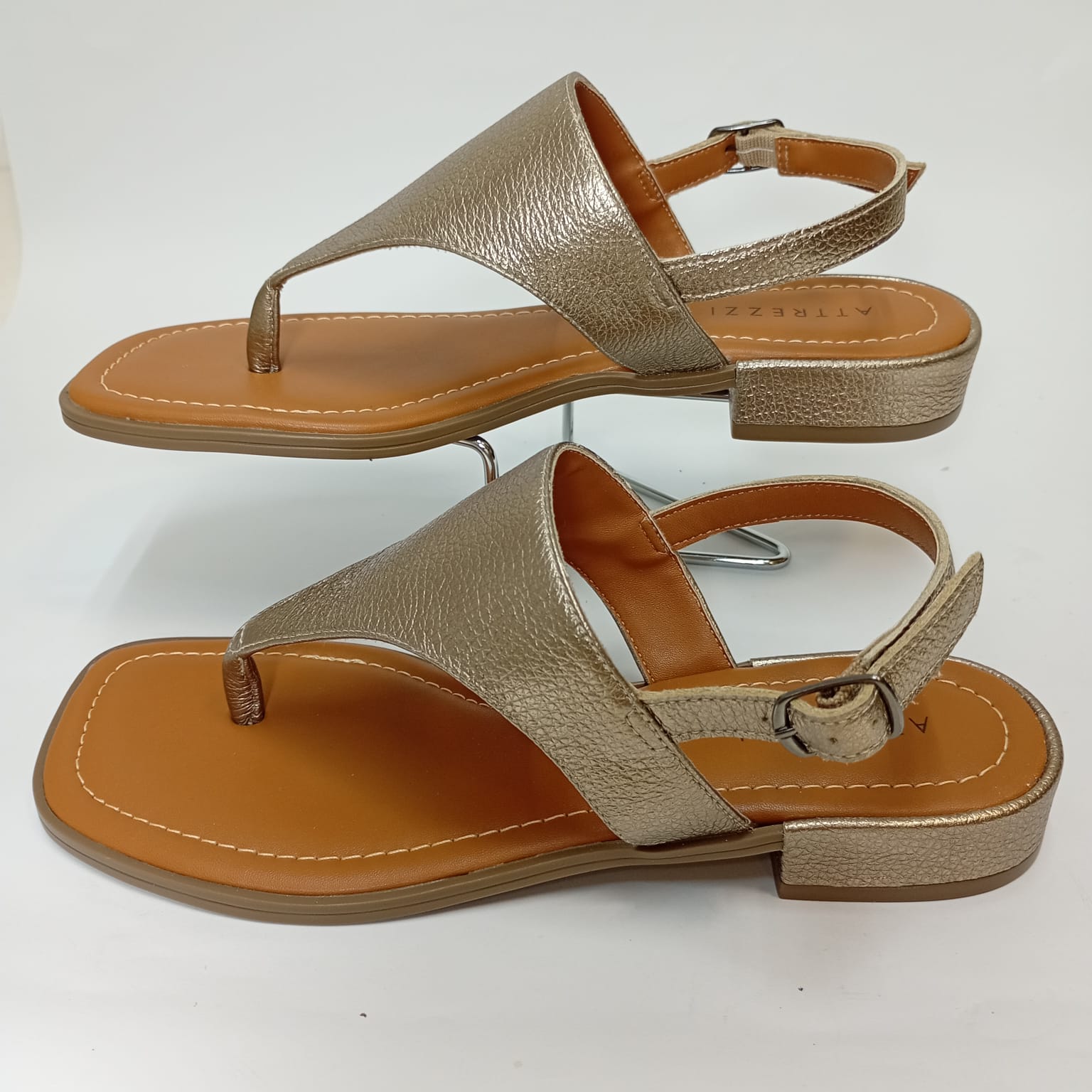 Sandália em Couro Salto Bloco Baixo - Imagem 2