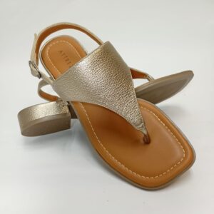 Sandália em Couro  Salto Bloco Baixo