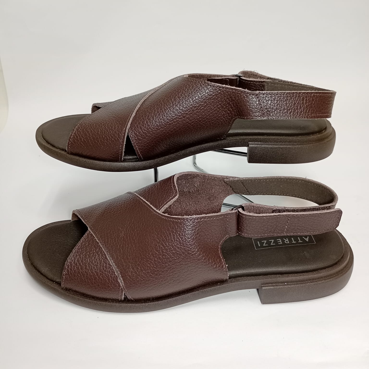 Sandália em Couro e Palmilha Confort - Imagem 3