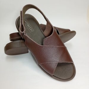 Sandália em Couro e Palmilha Confort