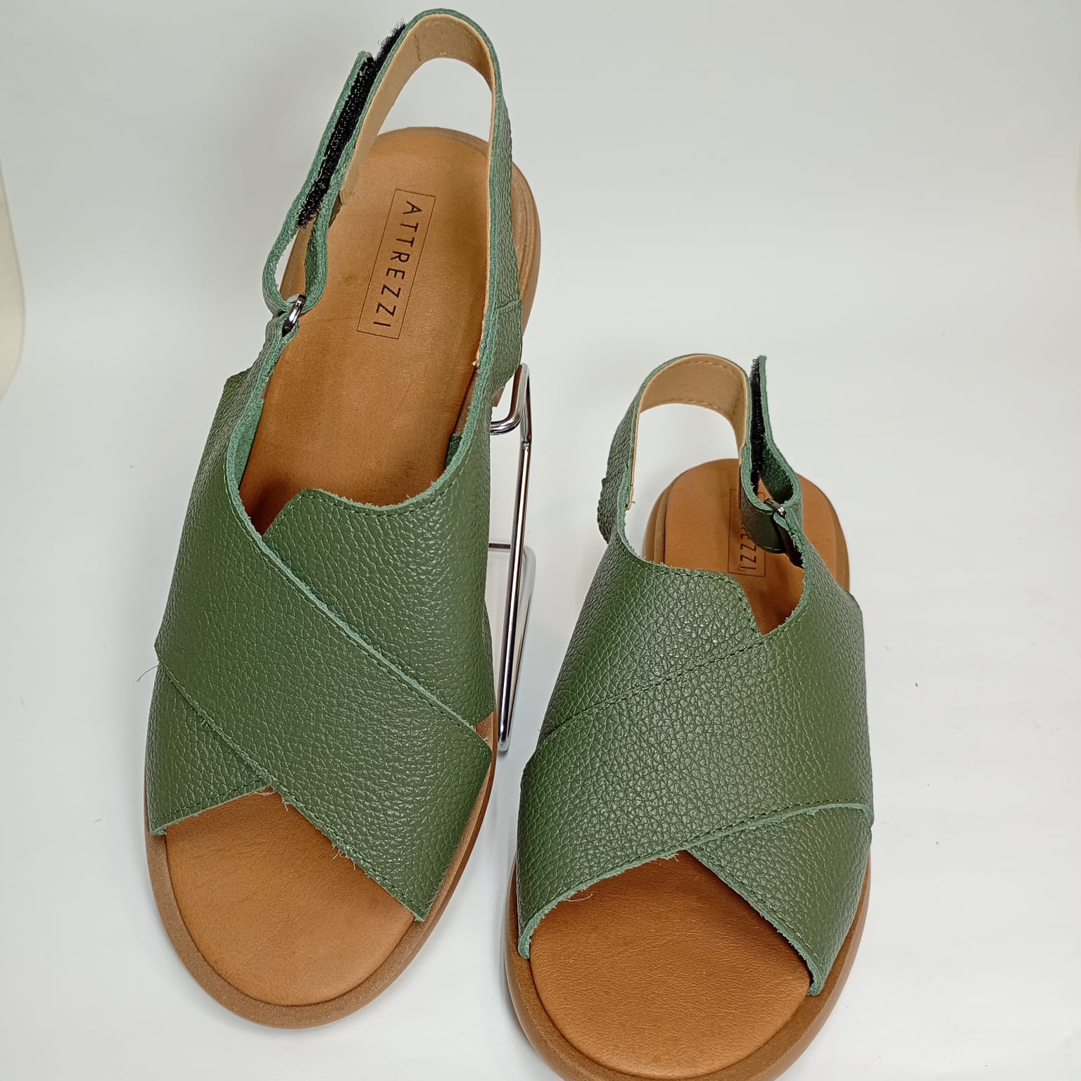 Sandália em Couro e Palmilha Confort - Imagem 2