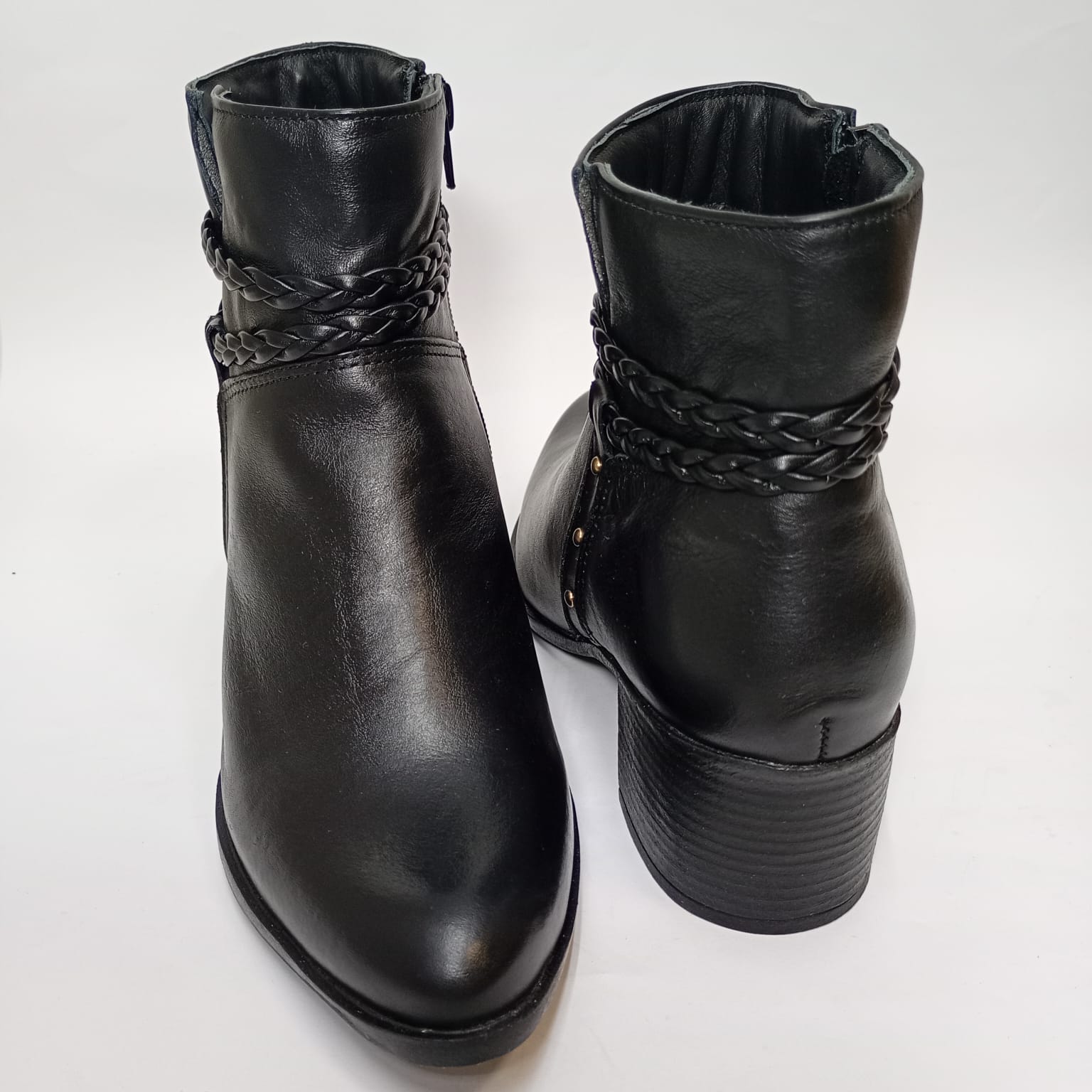 Bota Couro Detalhe Trançado Salto 5 cm - Imagem 4