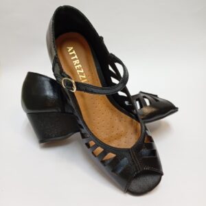 Sapato Anabela com Recortes