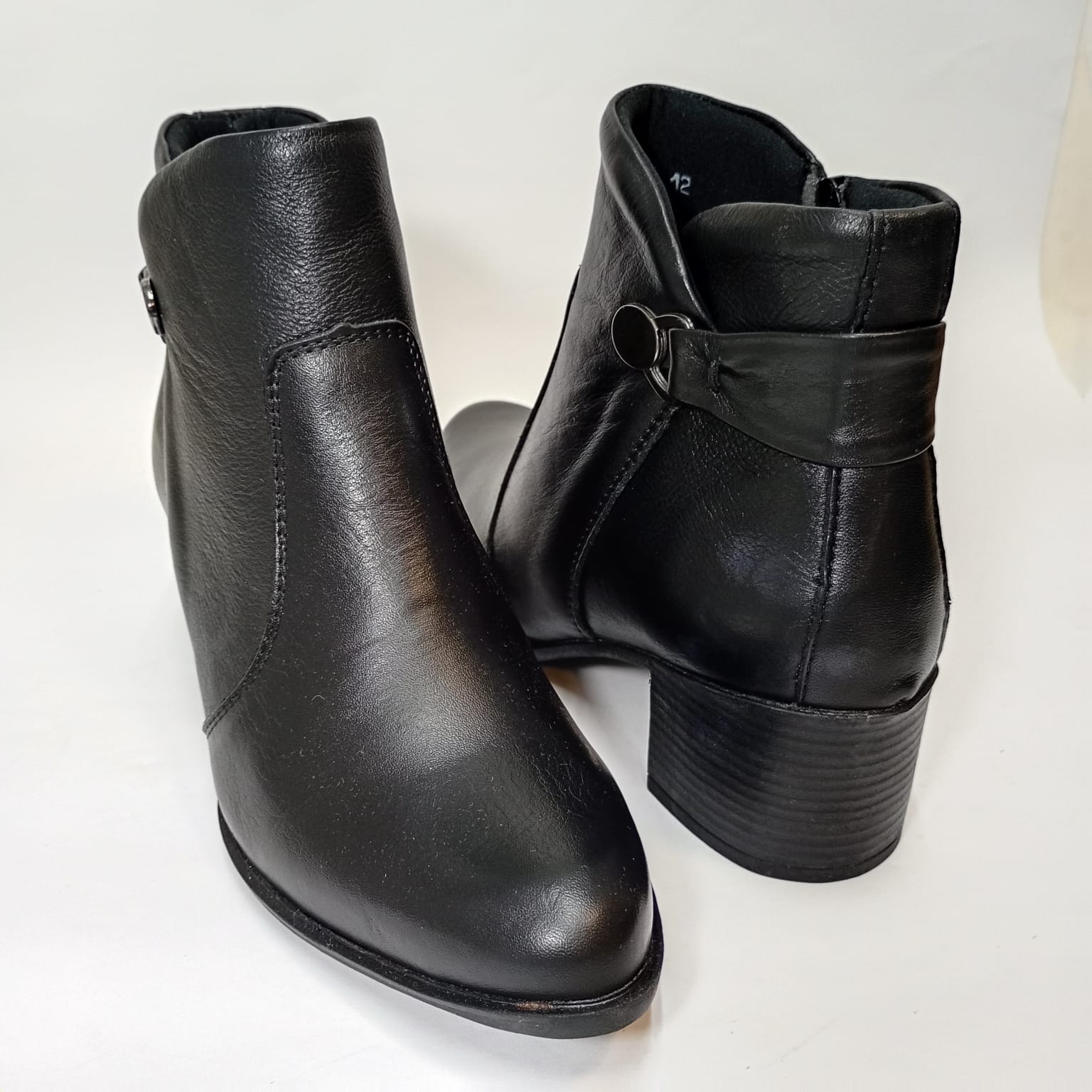 Bota Couro Detalhe Fivela Salto 5 cm - Imagem 2