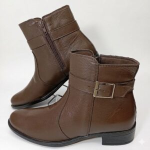 Bota Couro com Fivela Salto 3 cm