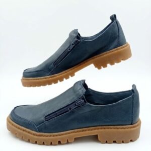 Loafer Feminino em Couro com Zíper Lateral e Solado Tratorado